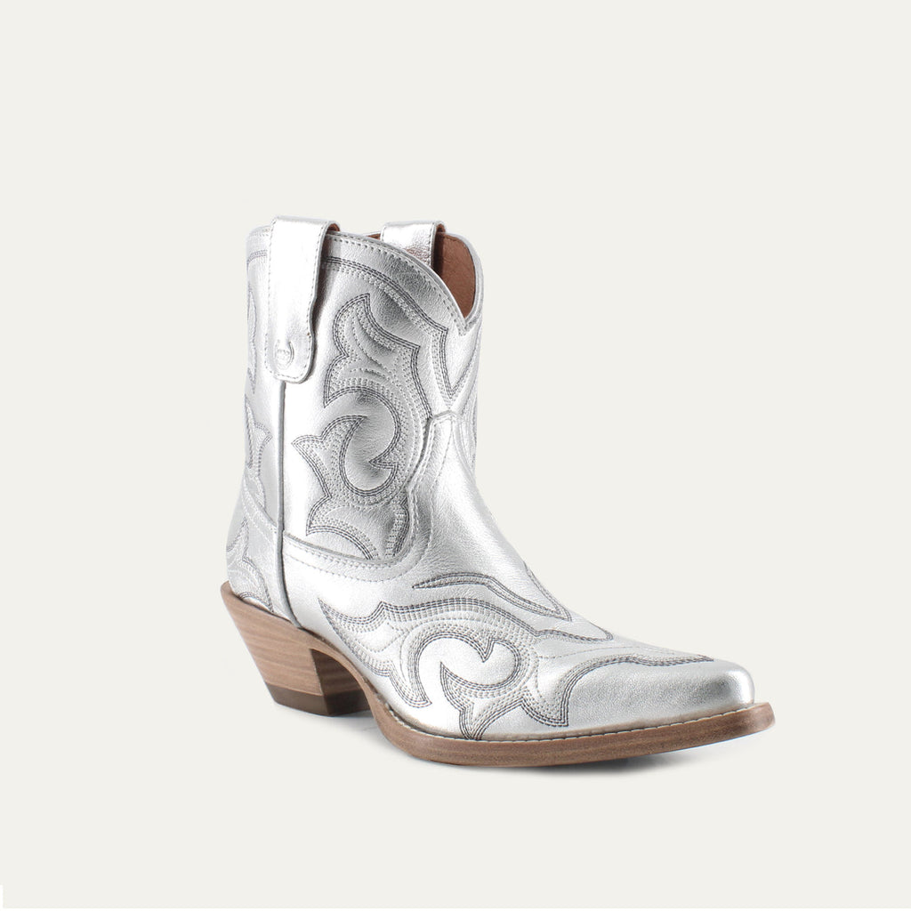 REGINA SILVER - Leather Cowgirl Boots - Stylish Western Footwear & Comfort