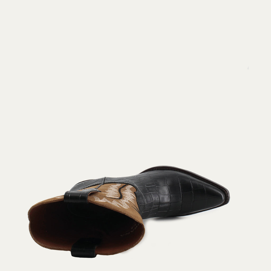 BIANKA BLACK - Leather Cowgirl Boots - Stylish Western Comfort